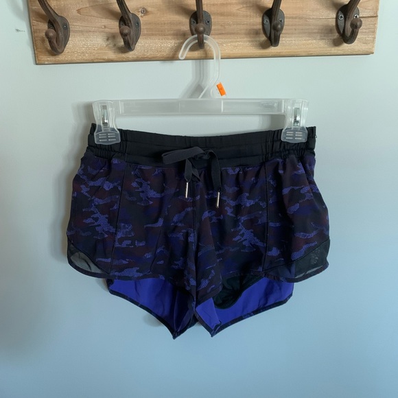 Lululemon hotty hot shorts - Picture 4 of 4